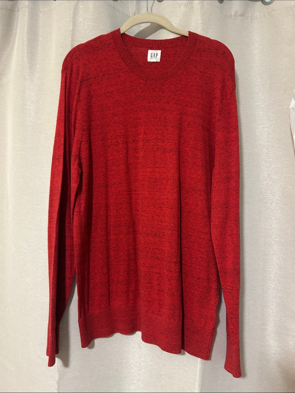 GAP Men's Heathered Red Crewneck Sweater